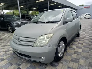 Toyota IST 2004 Beige