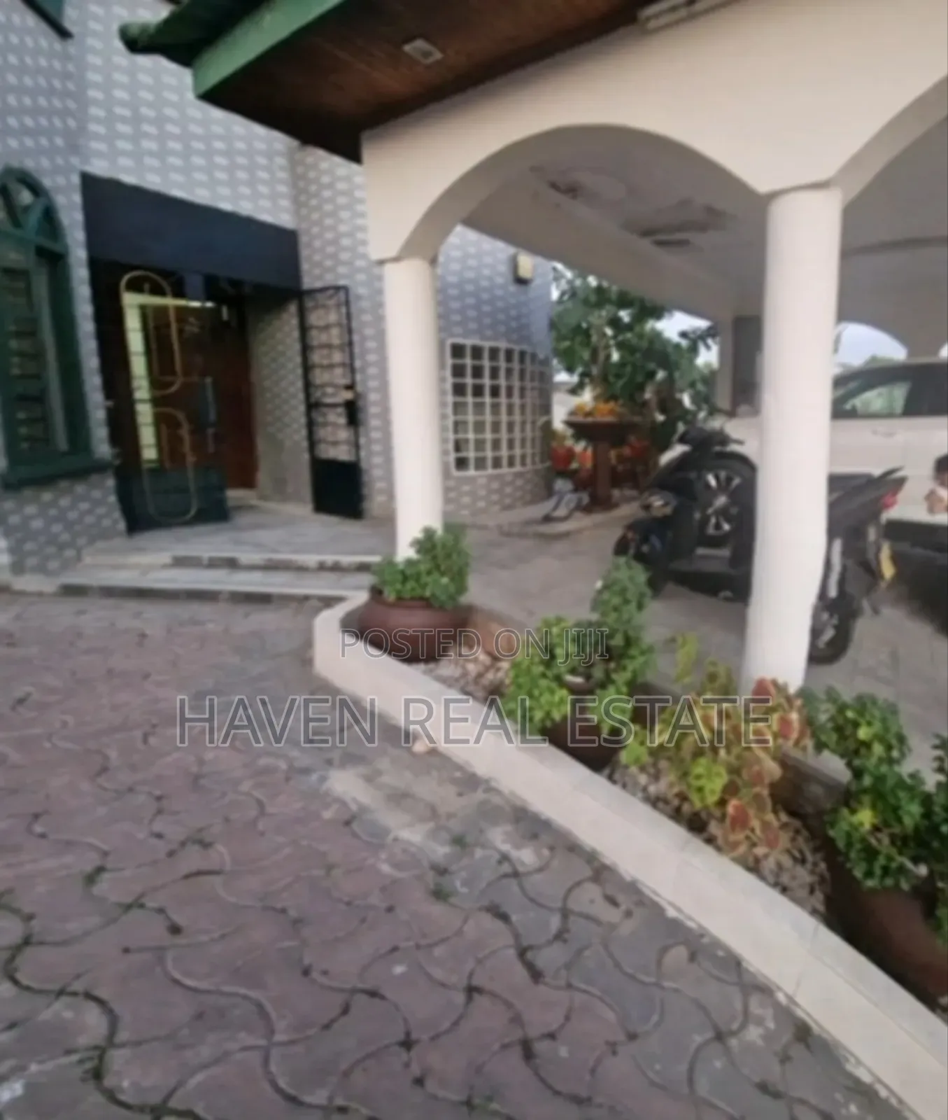 Furnished 5bdrm Villa in Mikocheni for sale