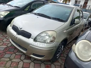 Toyota Vitz 1.3 AWD 3dr 2004 Gold