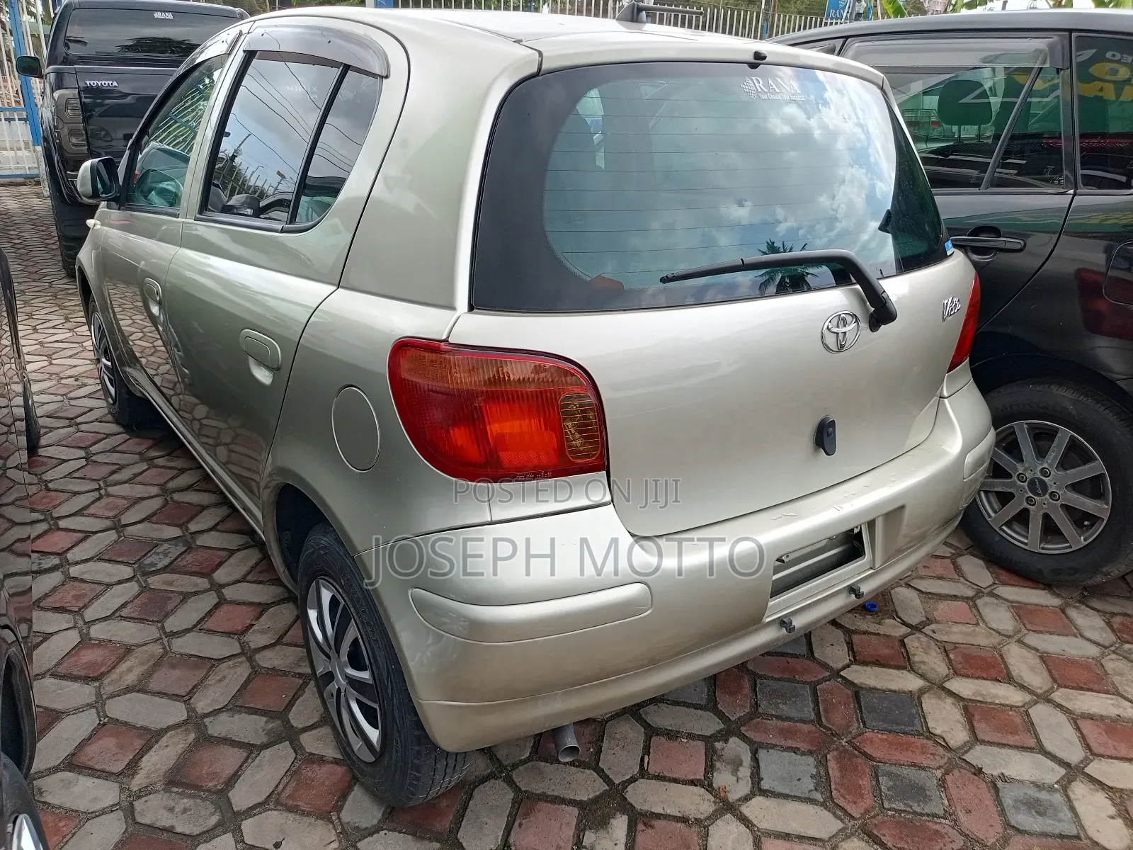Toyota Vitz 1.3 AWD 3dr 2004 Gold
