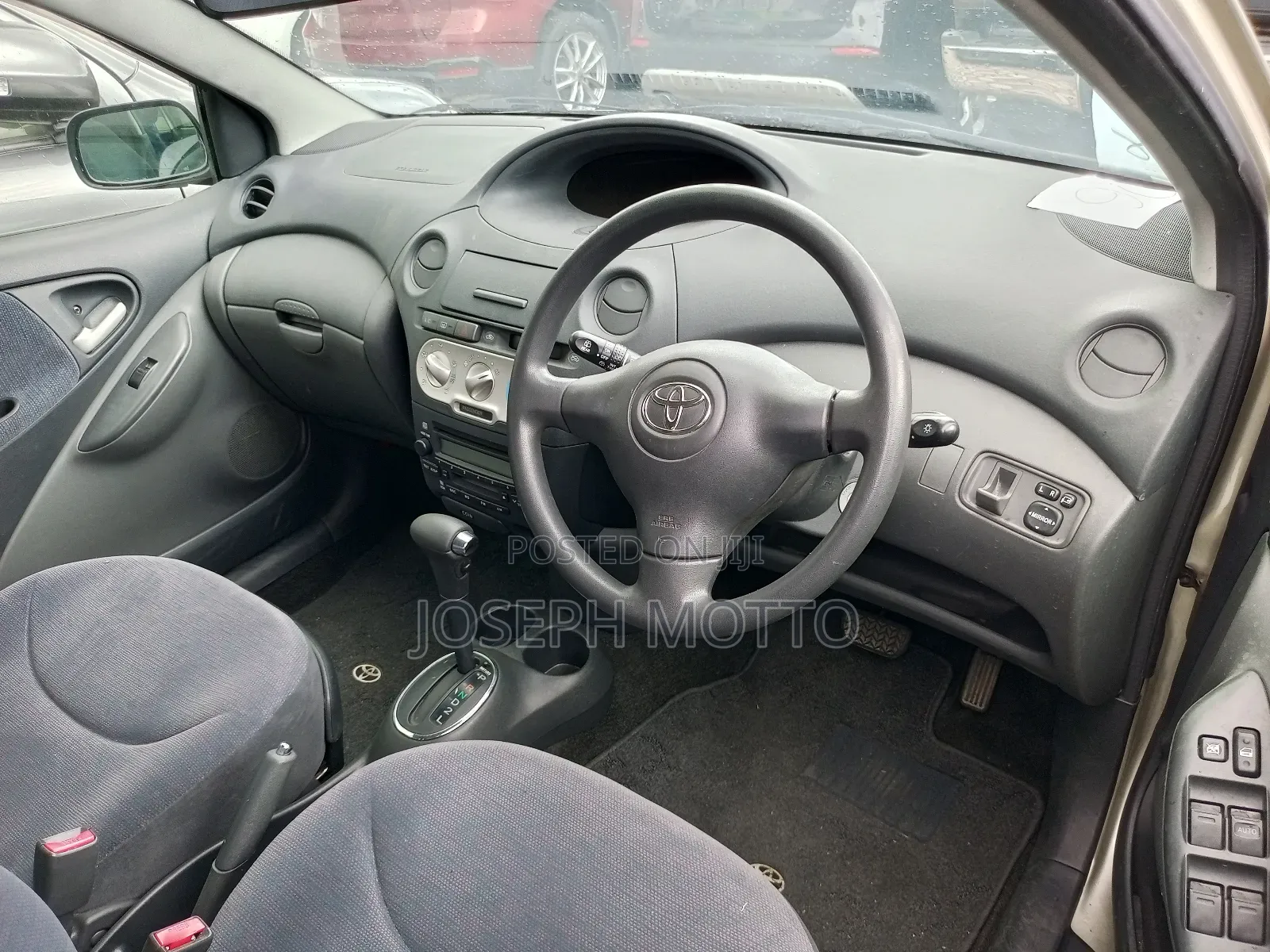 Toyota Vitz 1.3 AWD 3dr 2004 Gold