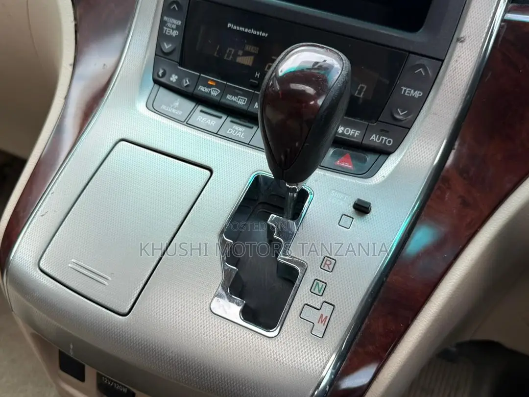 Toyota Alphard 2.4 Petrol FWD 2008 Pearl