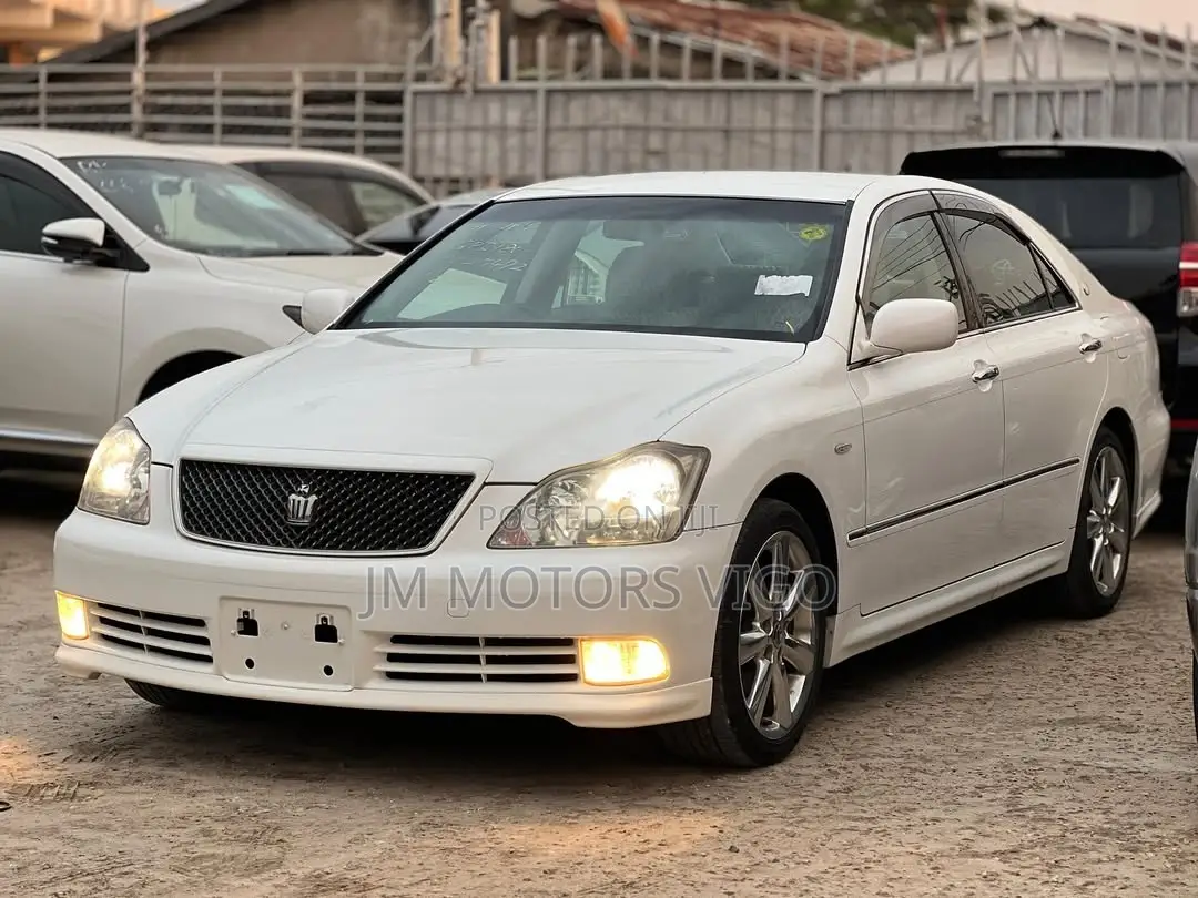Toyota Crown 2005 Pearl