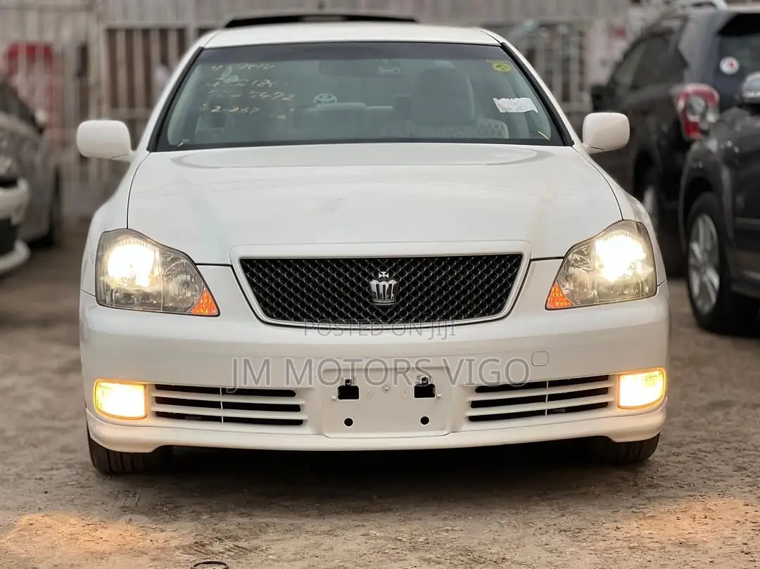Toyota Crown 2005 Pearl