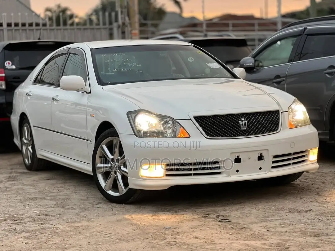 Toyota Crown 2005 Pearl