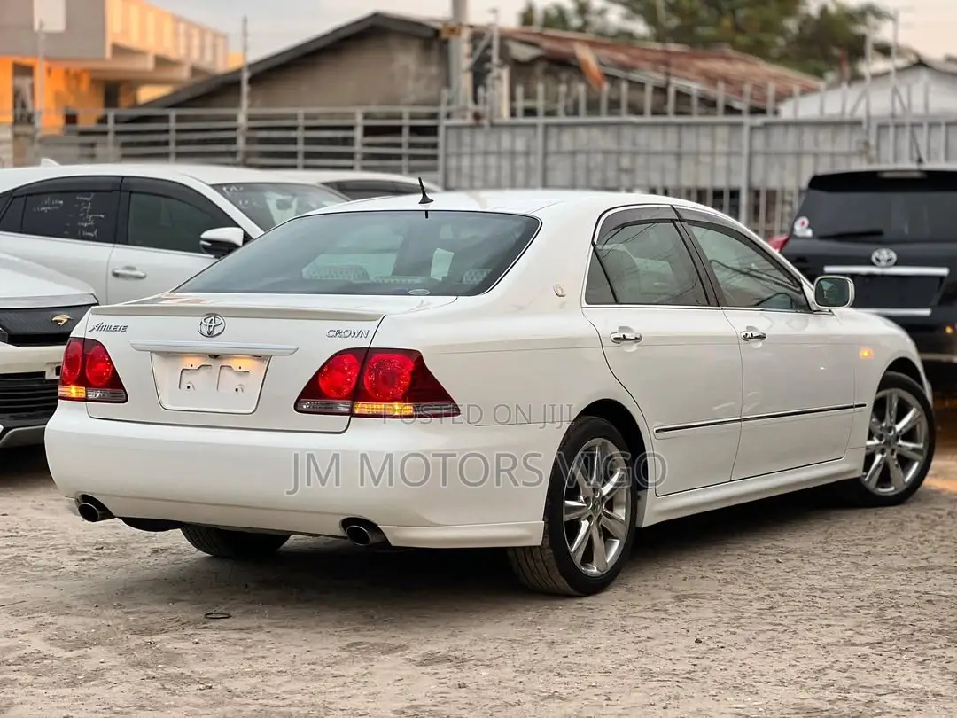 Toyota Crown 2005 Pearl