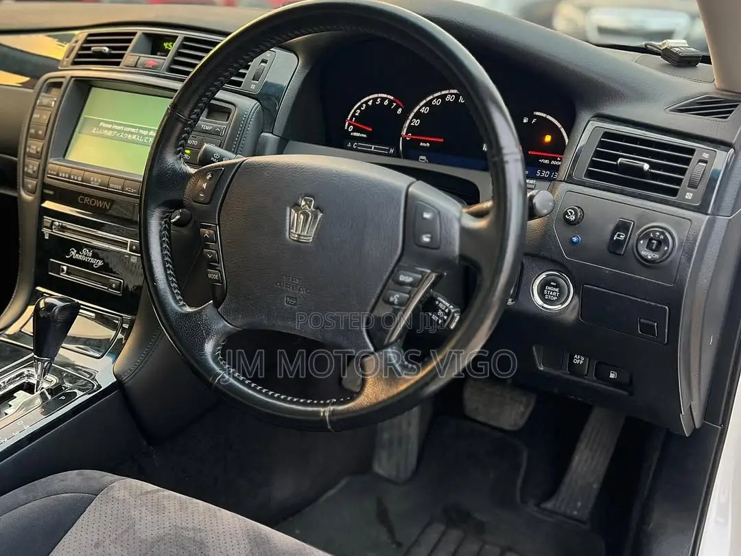 Toyota Crown 2005 Pearl