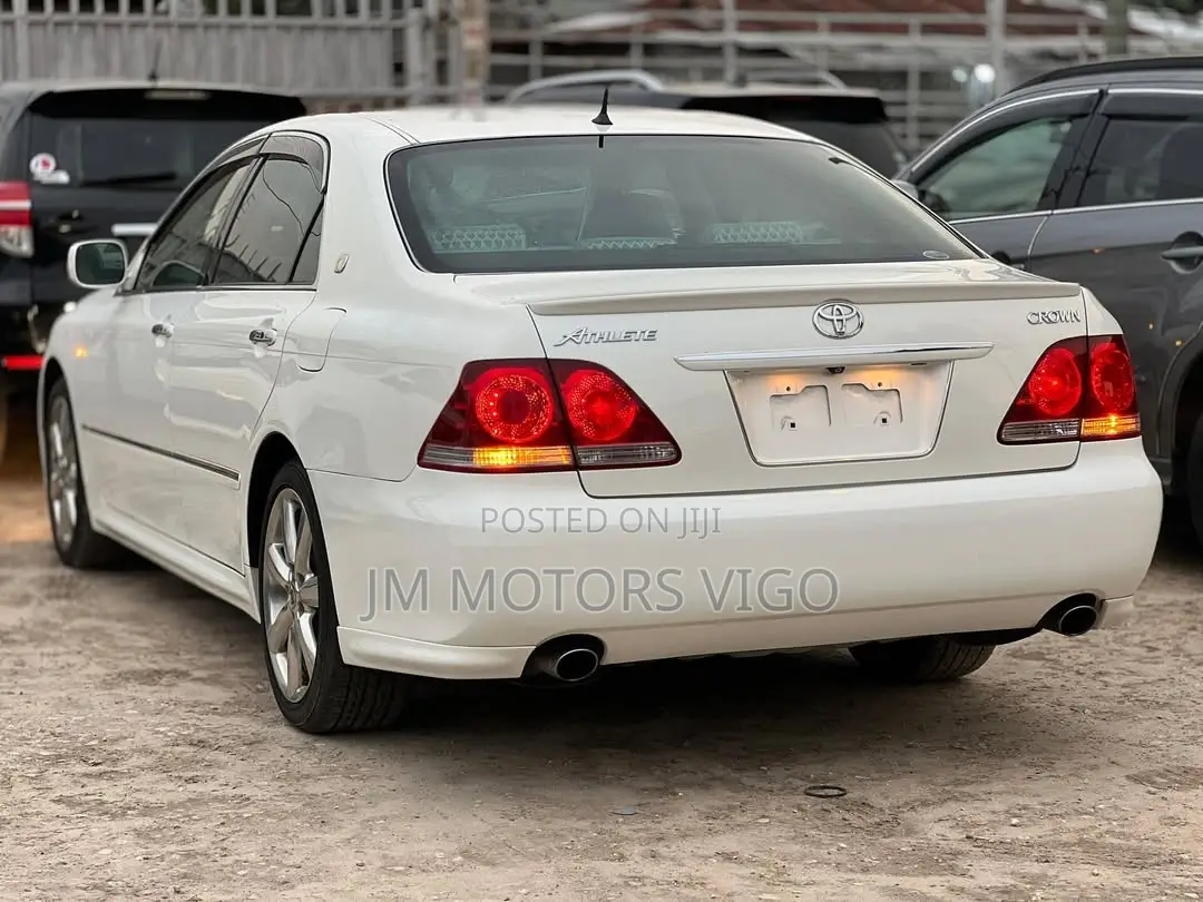 Toyota Crown 2005 Pearl