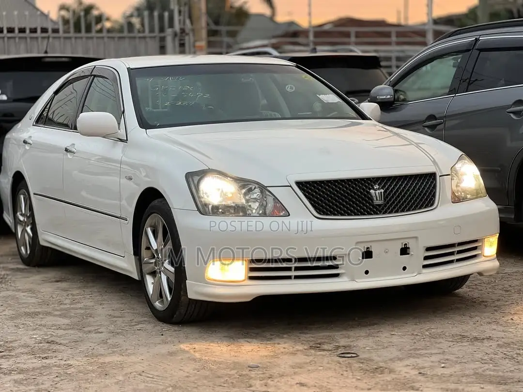 Toyota Crown 2005 Pearl