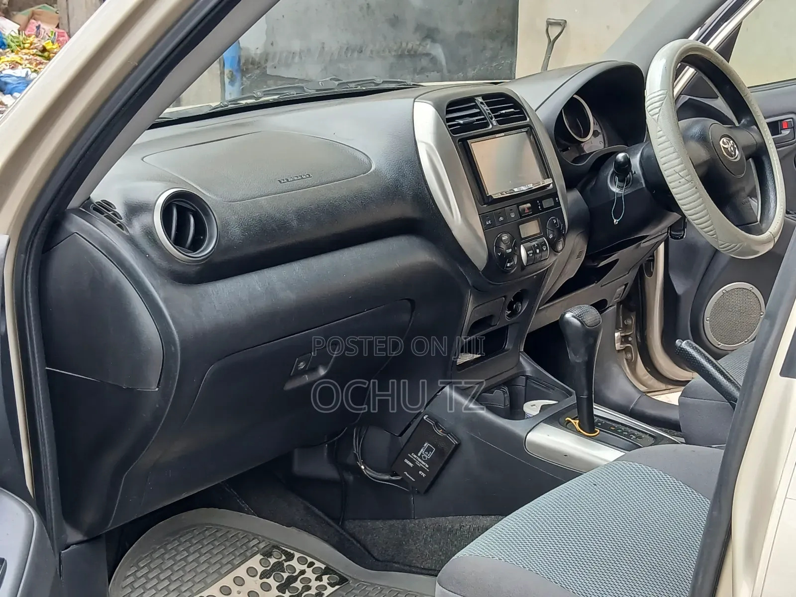 Toyota RAV4 2005 Gold