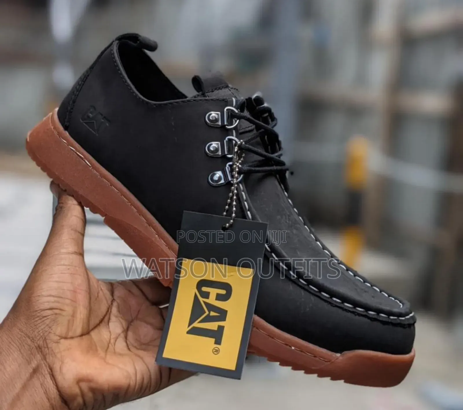 Men's Shoes or Footwears in Very Very New Model or Form
