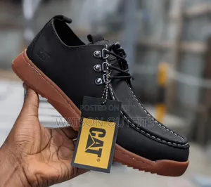 Men's Shoes or Footwears in Very Very New Model or Form