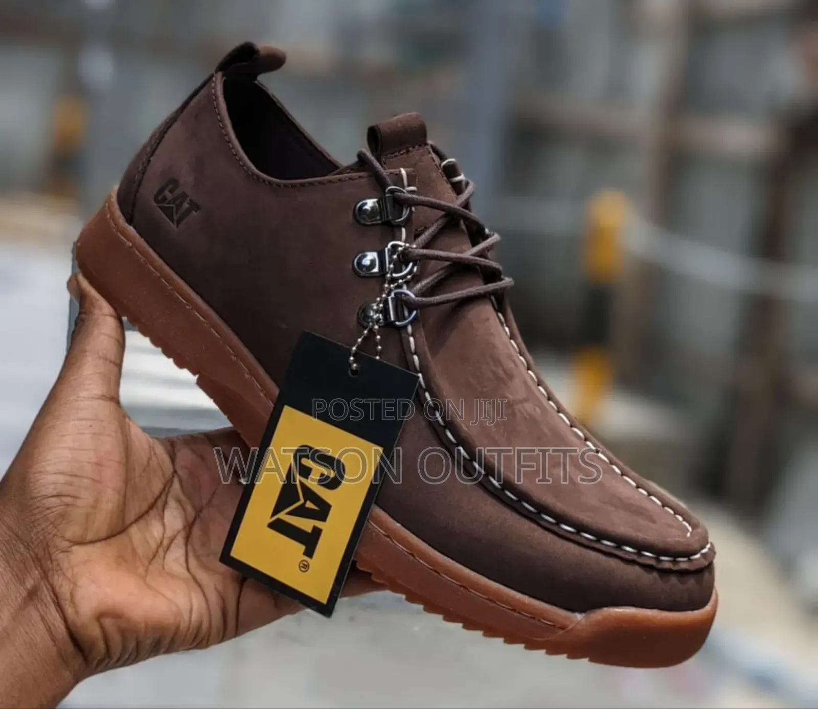 Men's Shoes or Footwears in Very Very New Model or Form