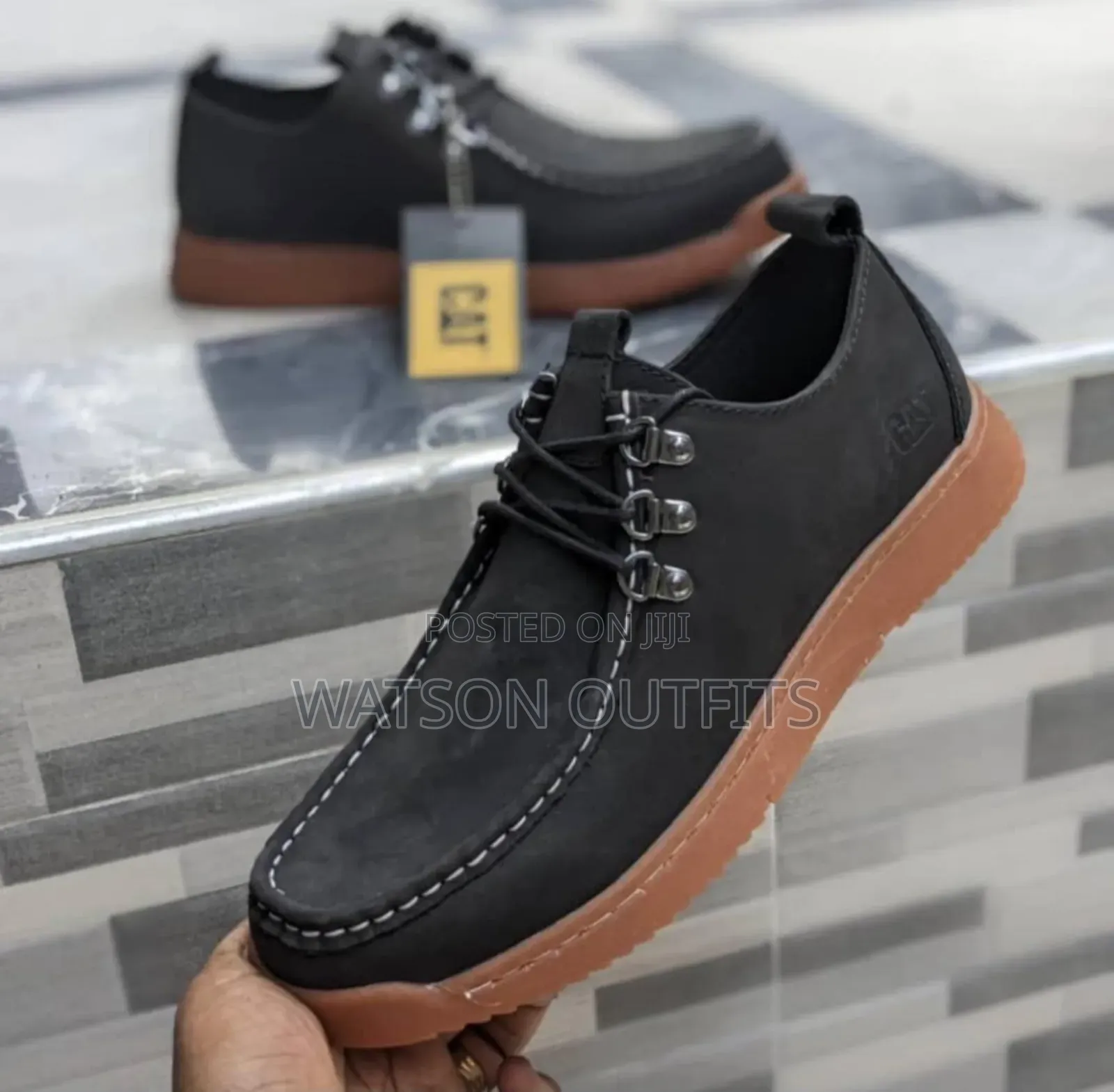 Men's Shoes or Footwears in Very Very New Model or Form