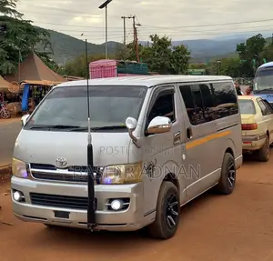 Toyota HiAce 2007 Silver