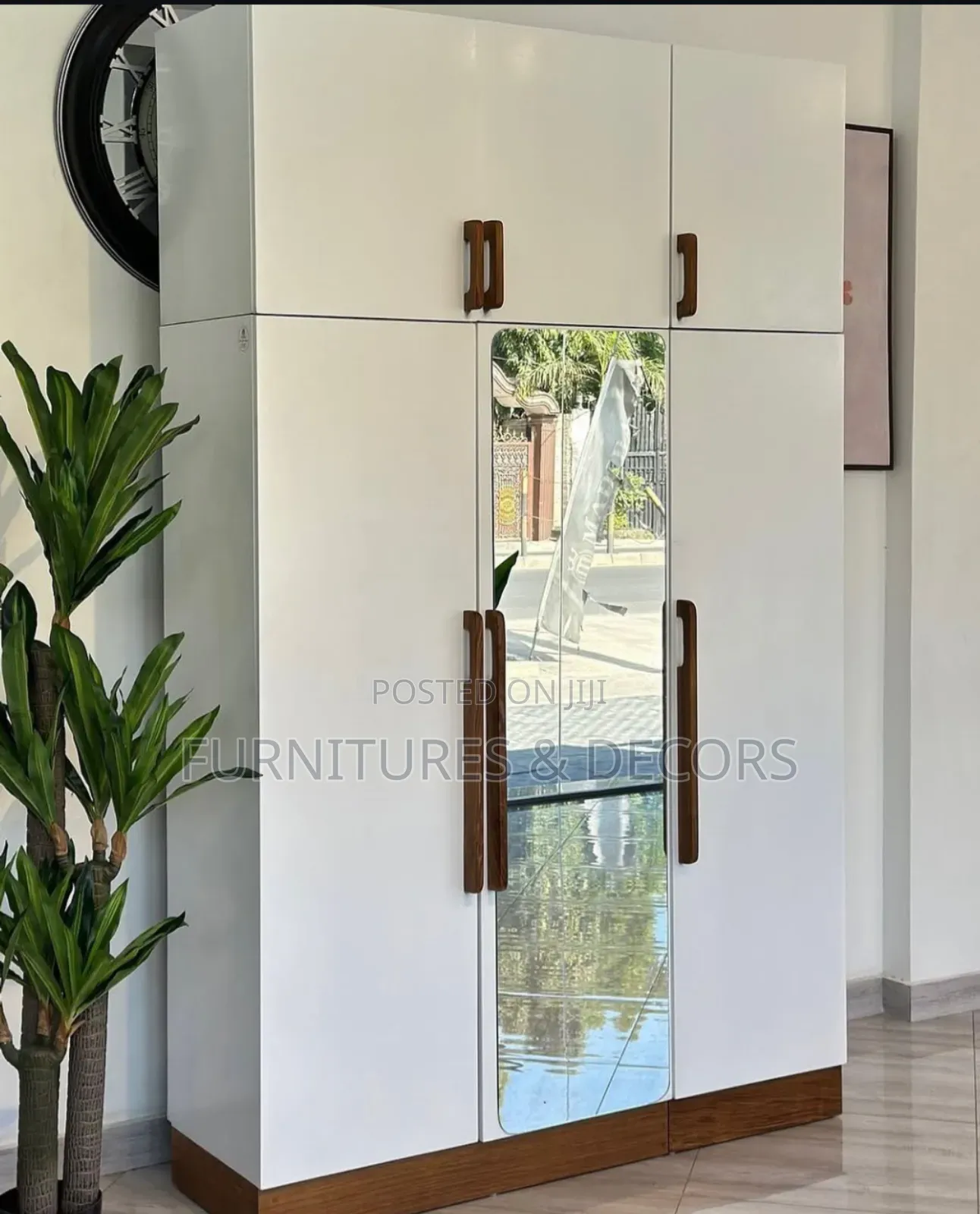 Wardrobe/ Kabati La Nguo