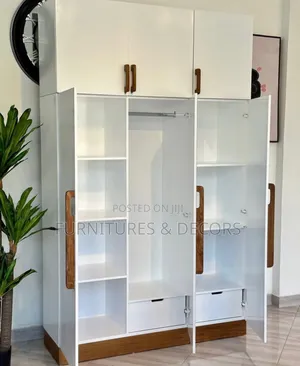 Wardrobe/ Kabati La Nguo