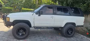 Toyota Hilux 1998 White
