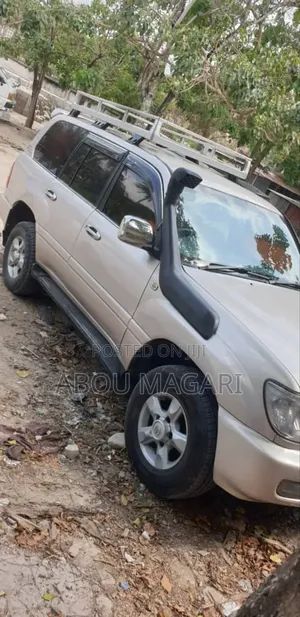 Toyota Land Cruiser 2002 Gold