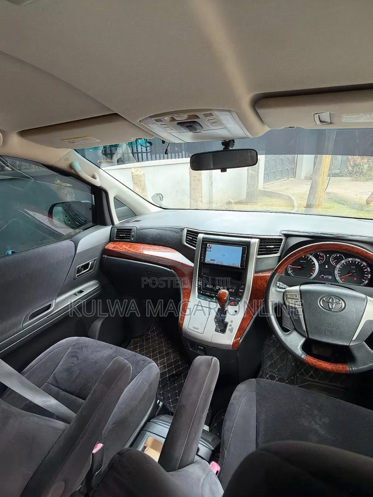 Toyota Vellfire 2010 Black
