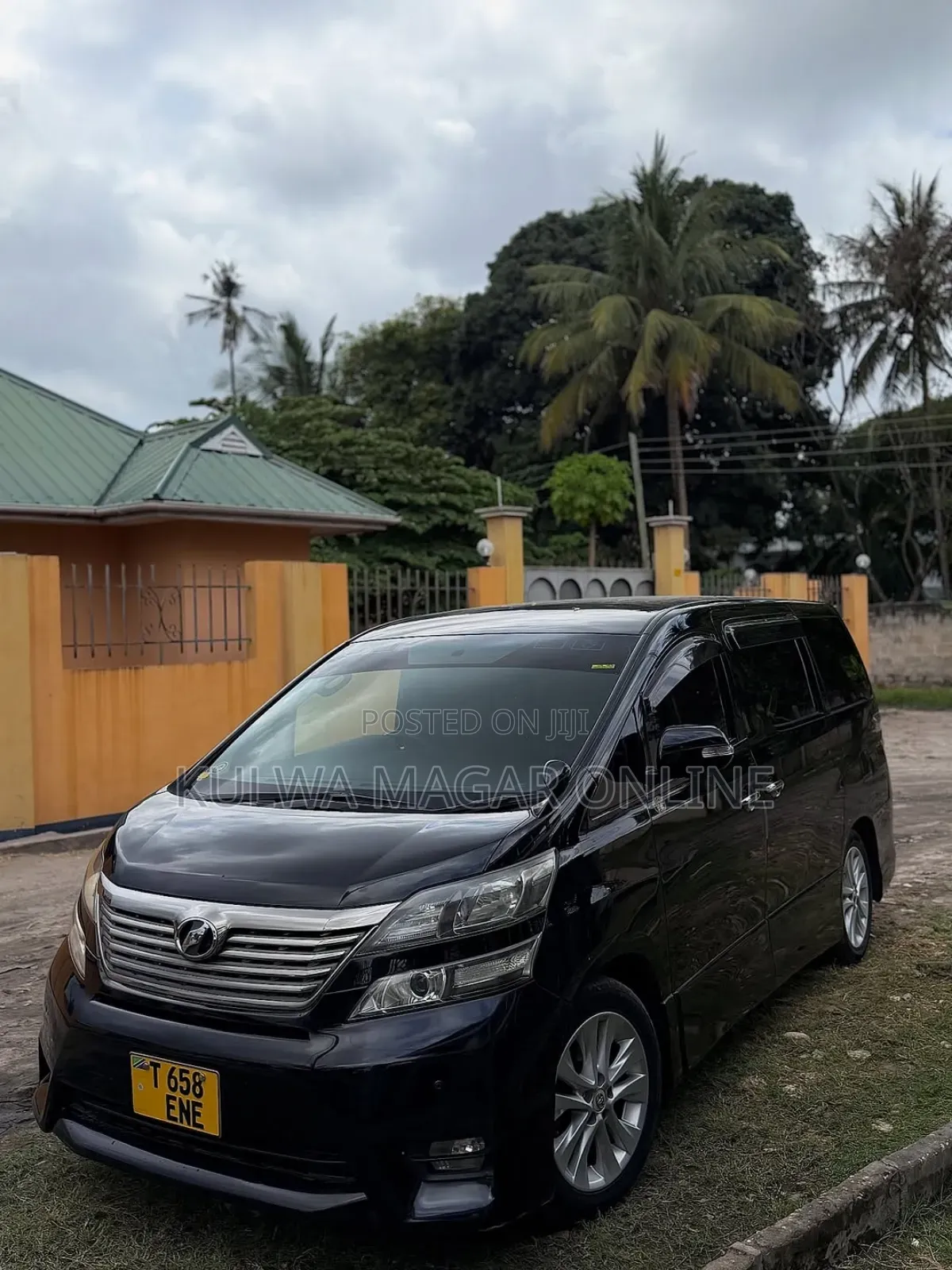 Toyota Vellfire 2010 Black
