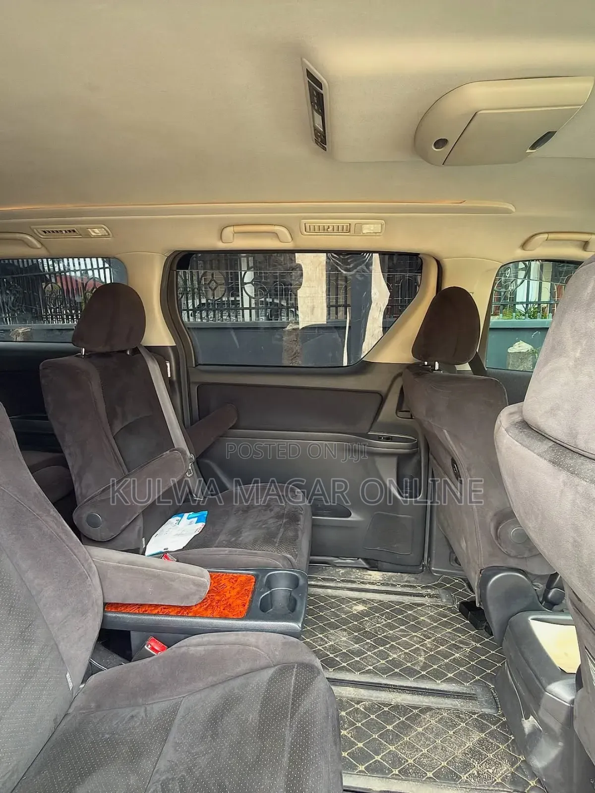 Toyota Vellfire 2010 Black