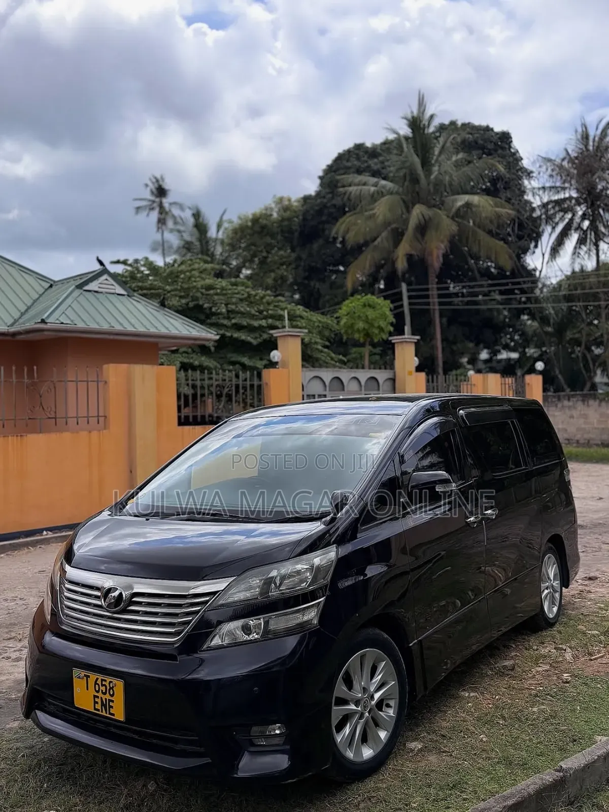 Toyota Vellfire 2010 Black