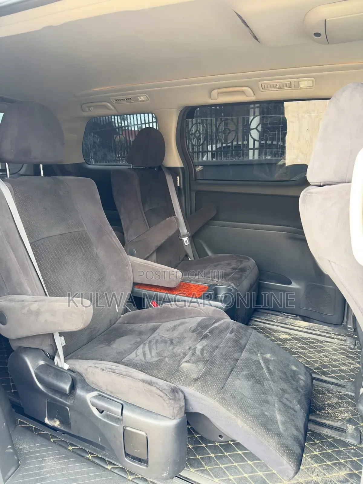 Toyota Vellfire 2010 Black
