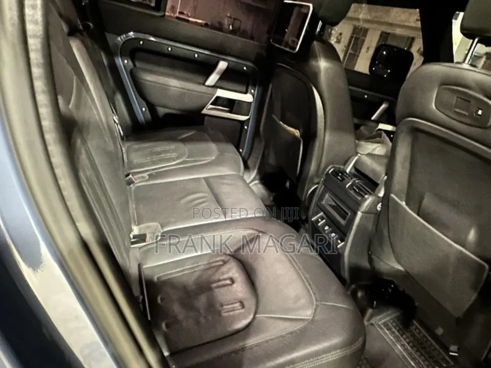 Land Rover Defender 2022 Blue