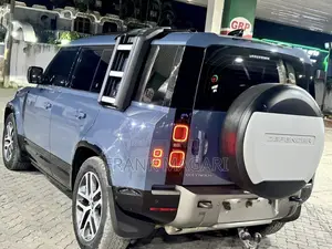 Land Rover Defender 2022 Blue