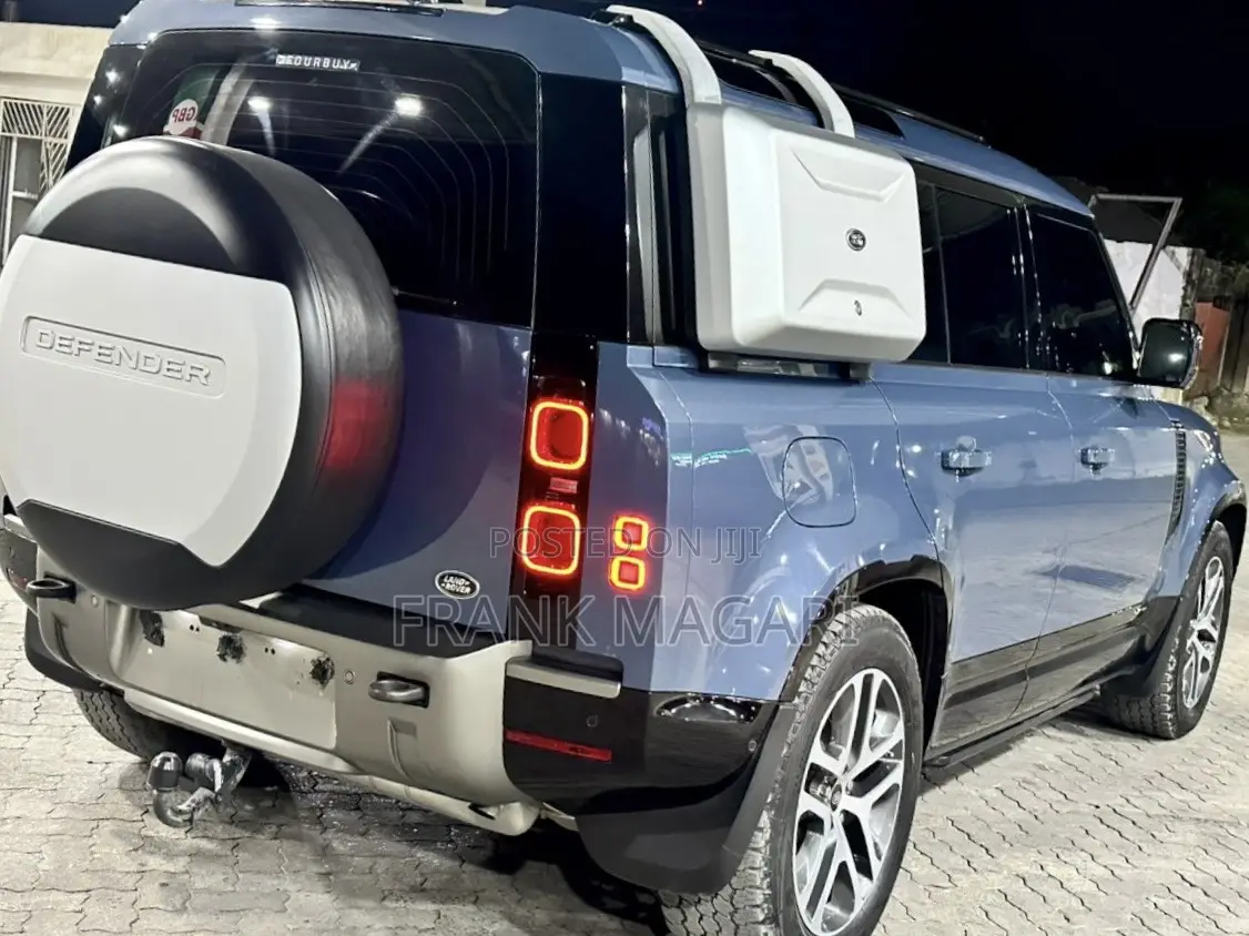 Land Rover Defender 2022 Blue