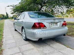 Toyota Crown Royale 2005 Silver