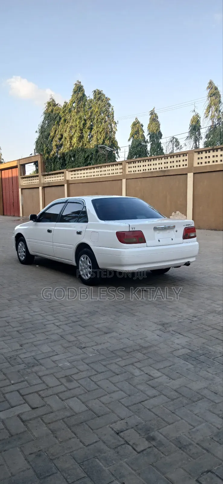 Toyota Carina 1.5 FWD Sedan 2001 White