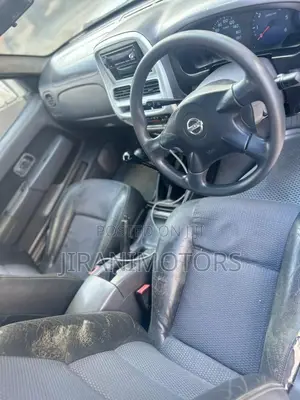 Nissan Hardbody 2003 White