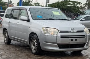 Toyota Succeed SV Premium 2014 Silver