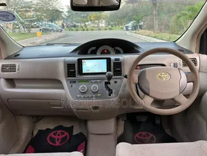 Toyota Raum 2005 Silver