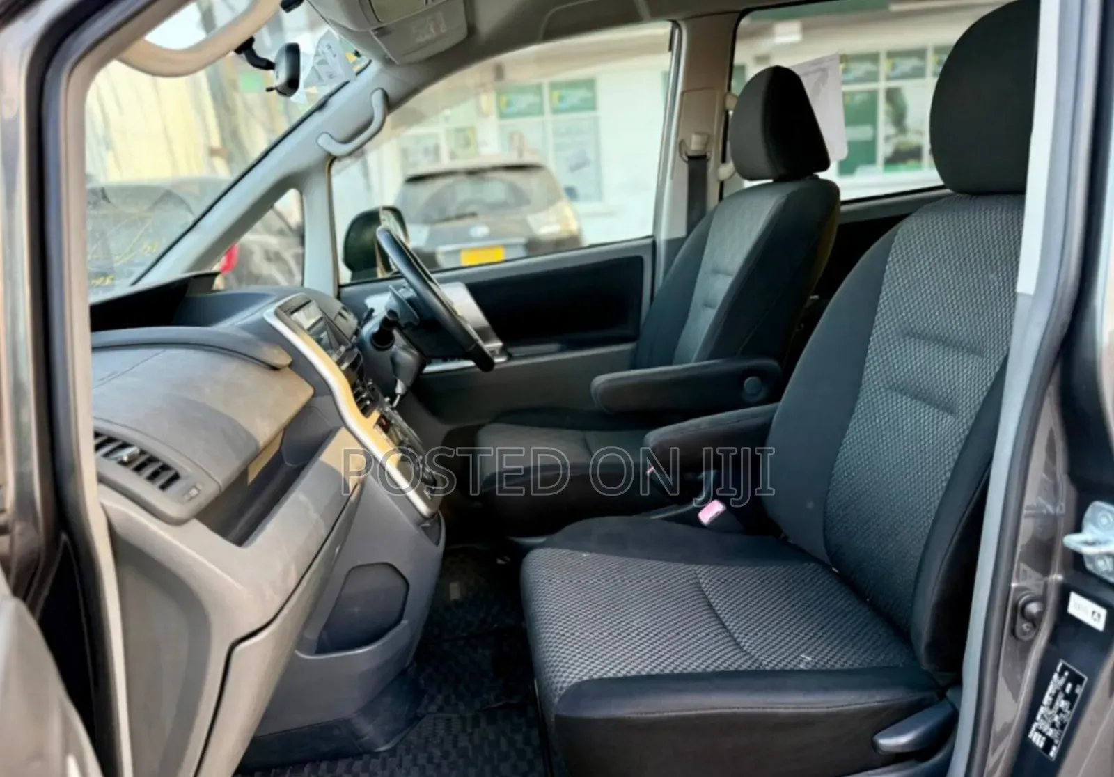 Toyota Noah 2007 Gray