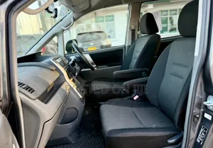 Toyota Noah 2007 Gray