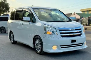 Toyota Noah 2009 White