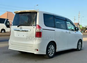 Toyota Noah 2009 White