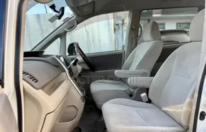Toyota Noah 2009 White