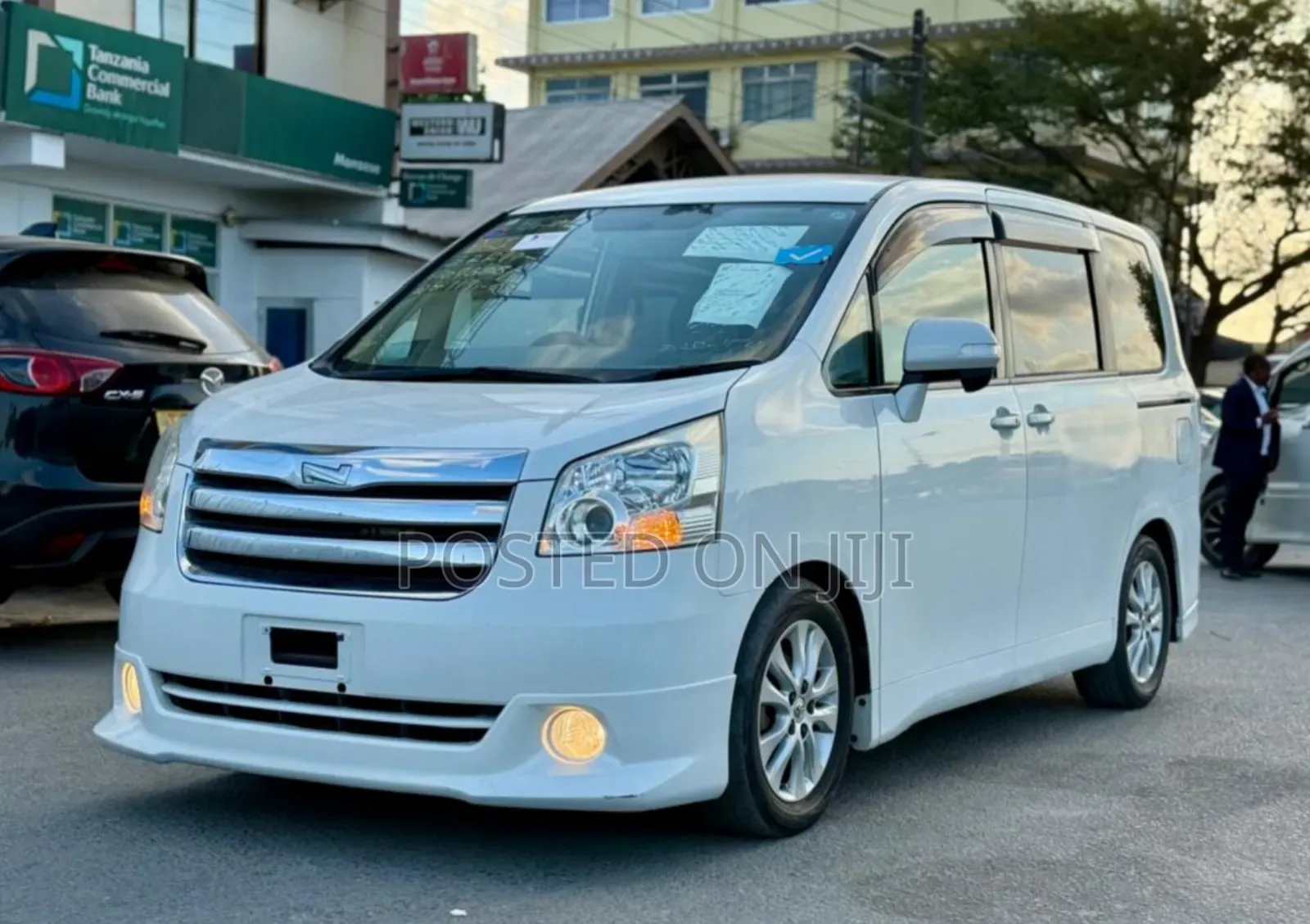Toyota Noah 2009 White