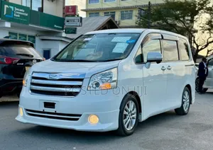 Toyota Noah 2009 White