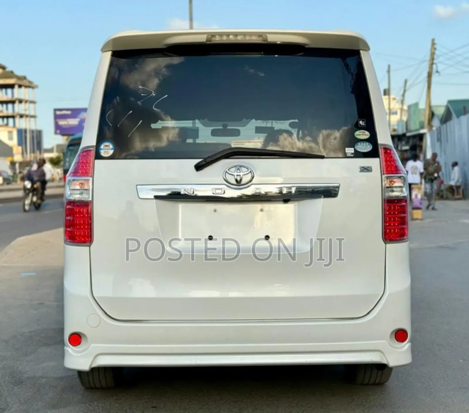 Toyota Noah 2009 White