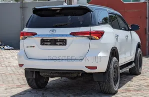 Toyota Fortuner 2019 White