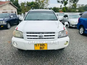 Toyota Kluger 2004 White