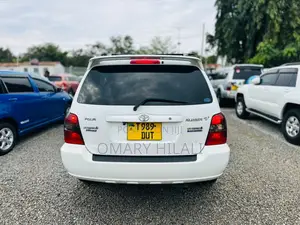 Toyota Kluger 2004 White