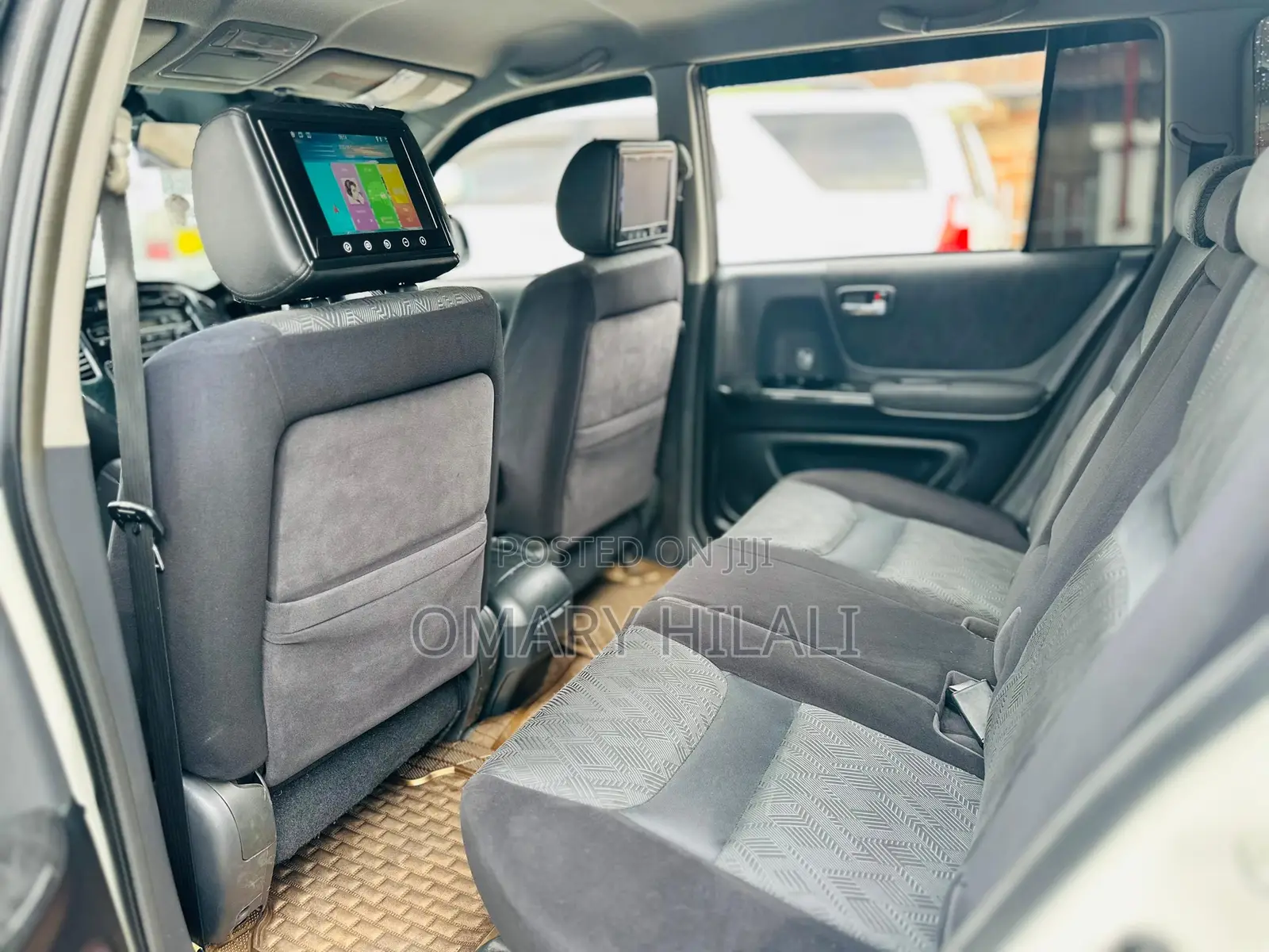 Toyota Kluger 2004 White
