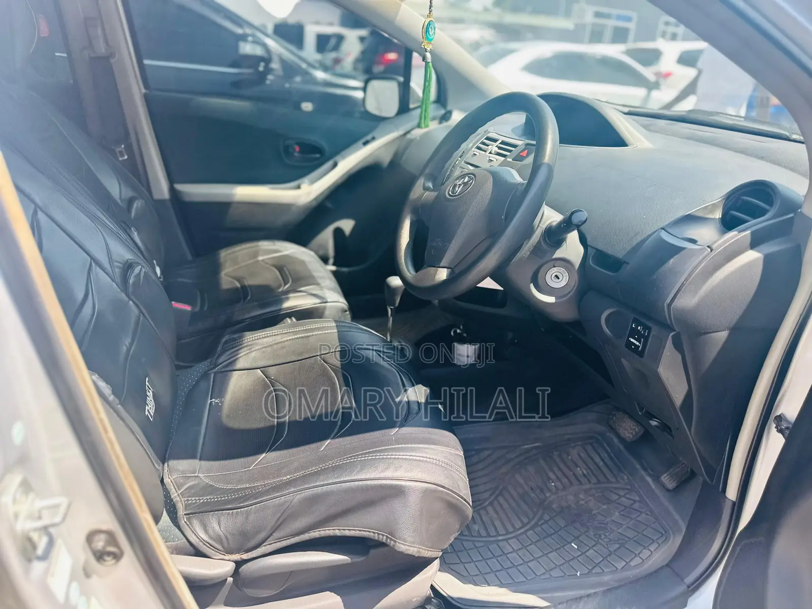 Toyota Vitz 2005 Silver