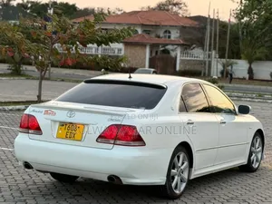 Toyota Crown Royale 2005 White